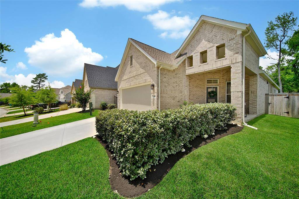 Welcome home to 296 N Cascade Heights Dr!