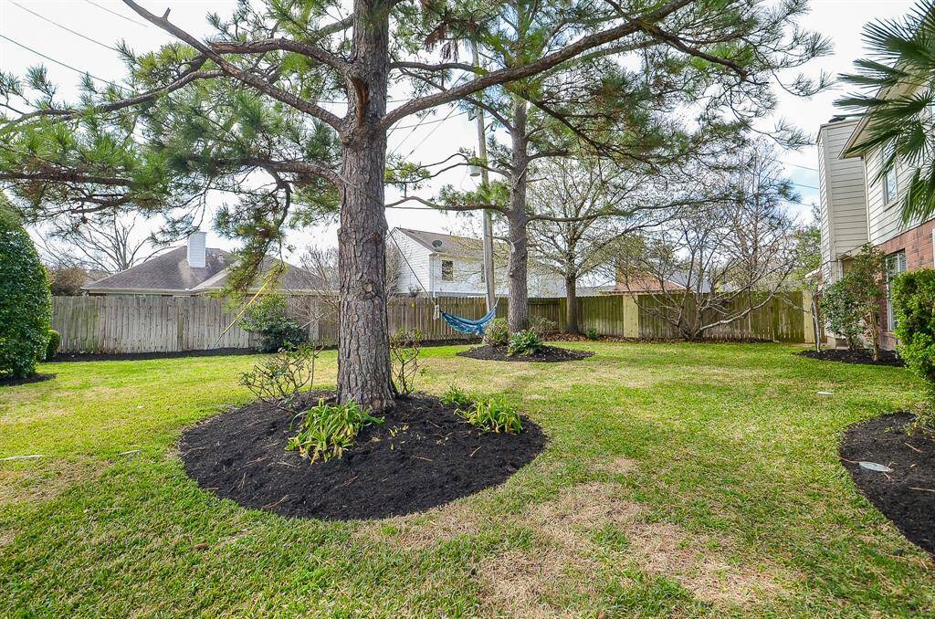 Large side yard in the front!
