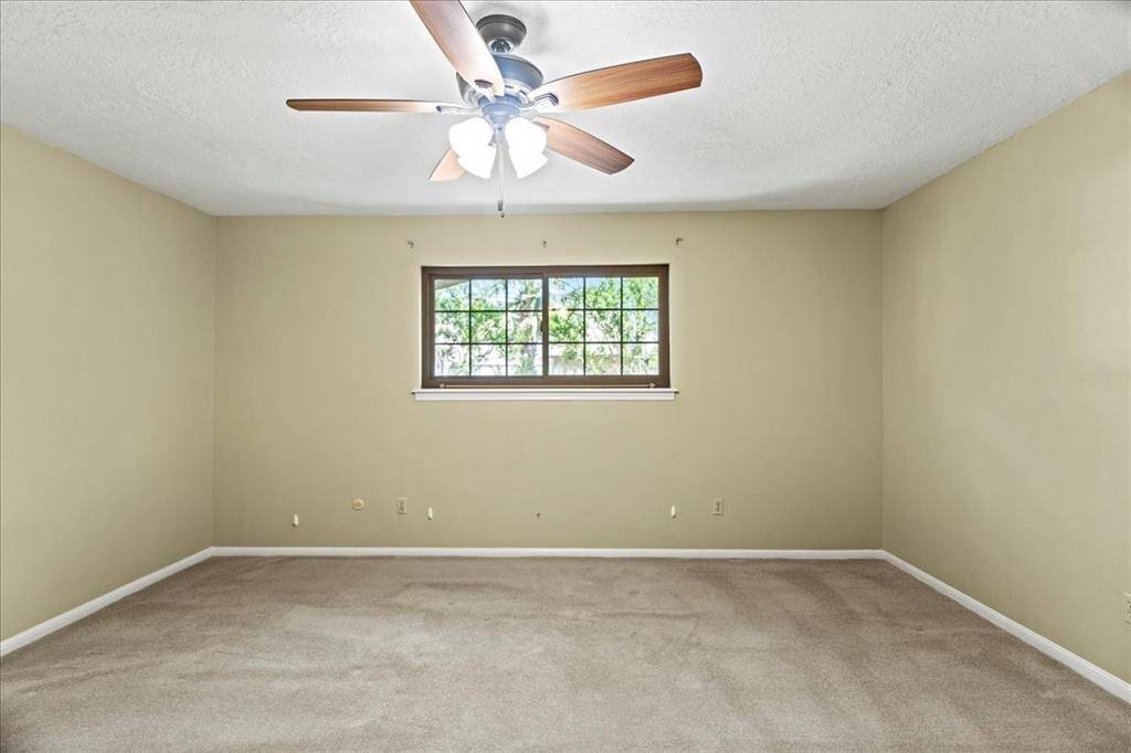 Guest bedroom
