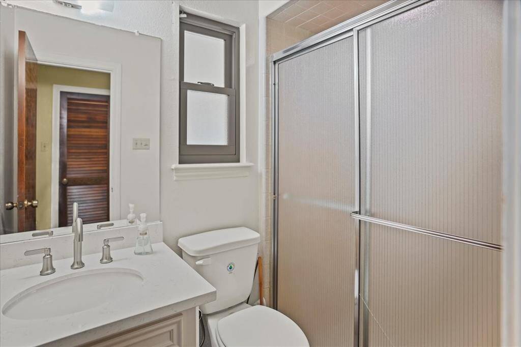 Full bathroom