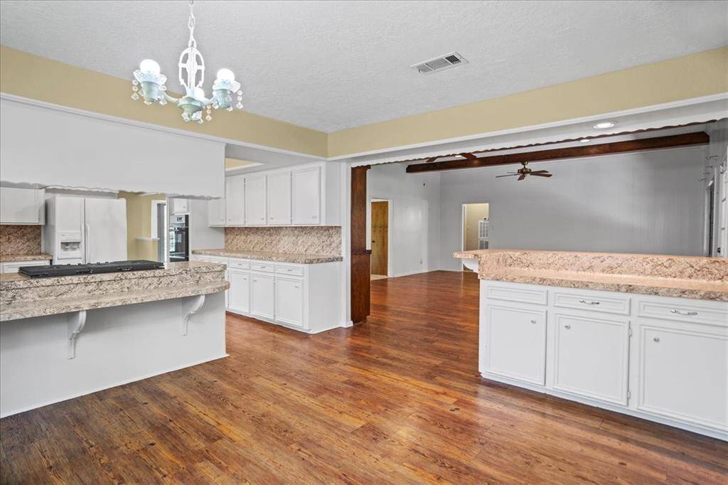 Breakfast room open to Den