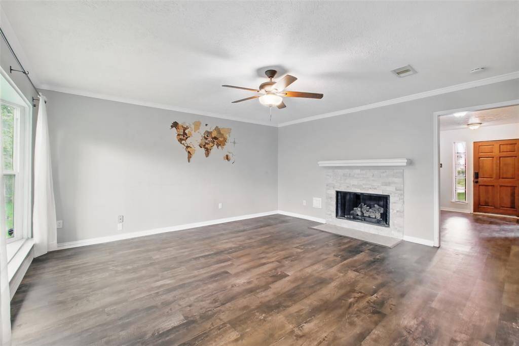 [Family Room]