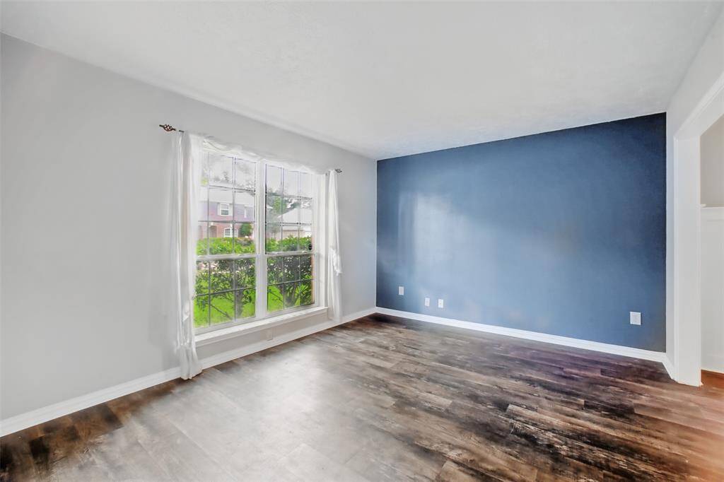 [Formal living room]