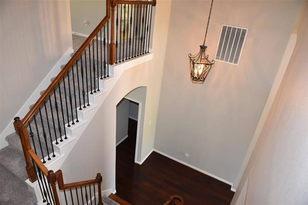 nice open stairs to upstairs
