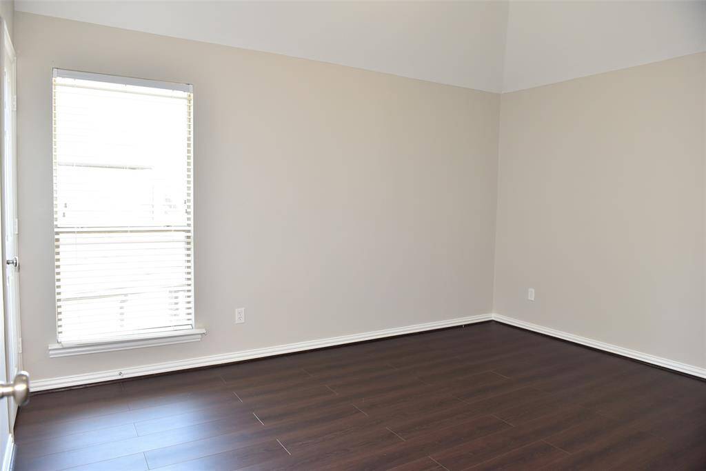 5 bed room