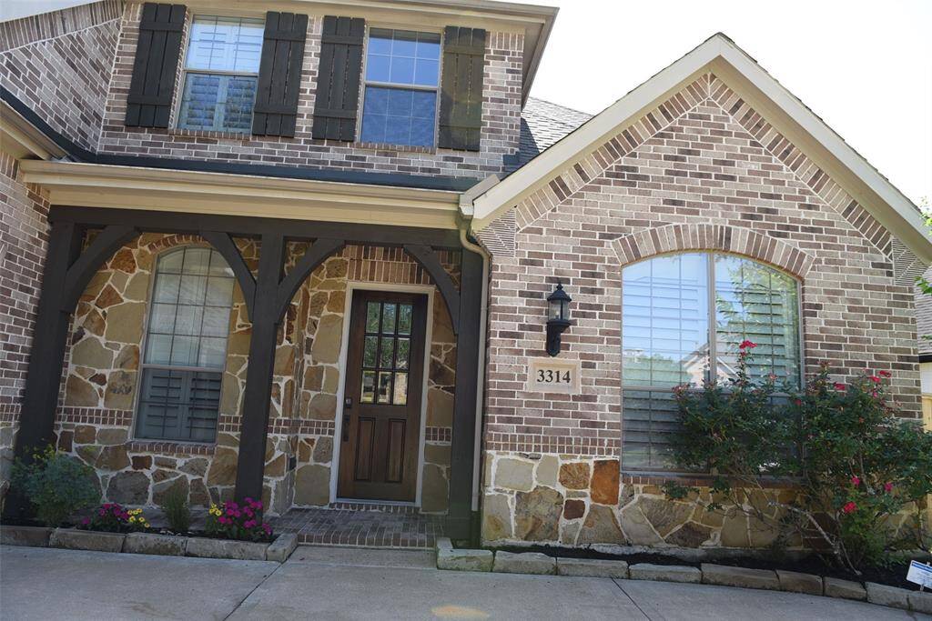 entrance has porch