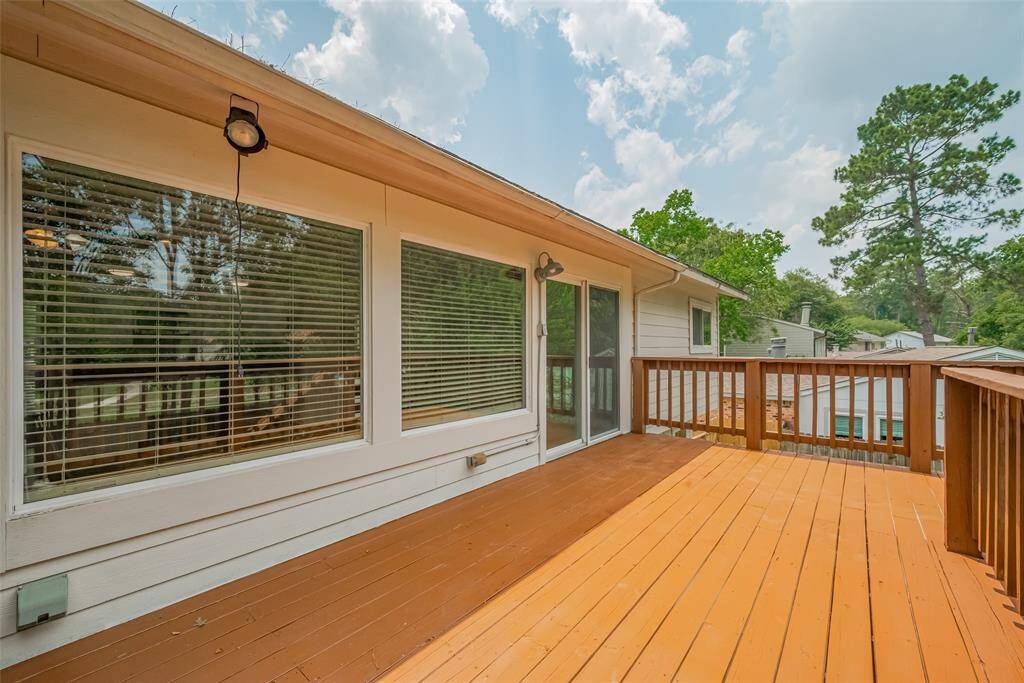 You will enjoy many outdoor family outings on this large deck area.