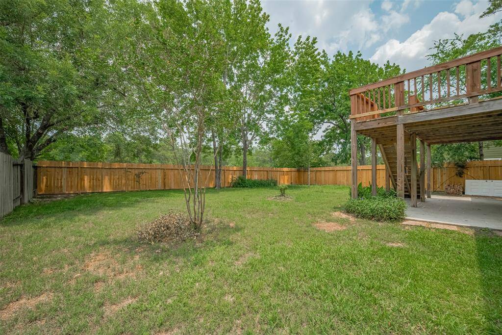 This yard is very big and great for kids.
