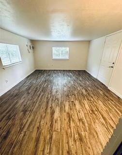 Additonal room off of the Living Room. Perfect for a Game Room, Office/Study, Playroom, Media Room, etc!