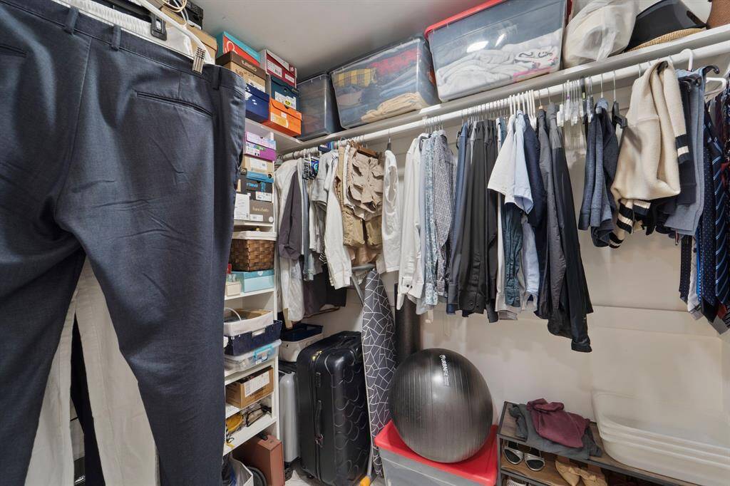 Walking Closet