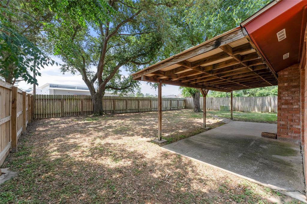 It's the perfect place to have friends over for the summer!