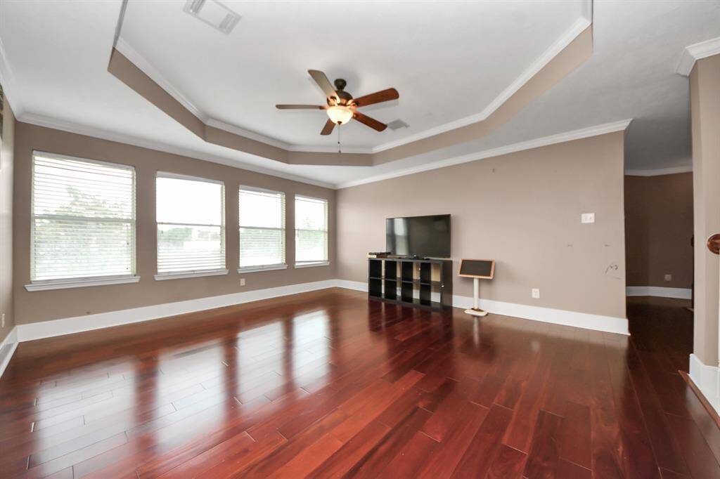 Game room with wall of windows