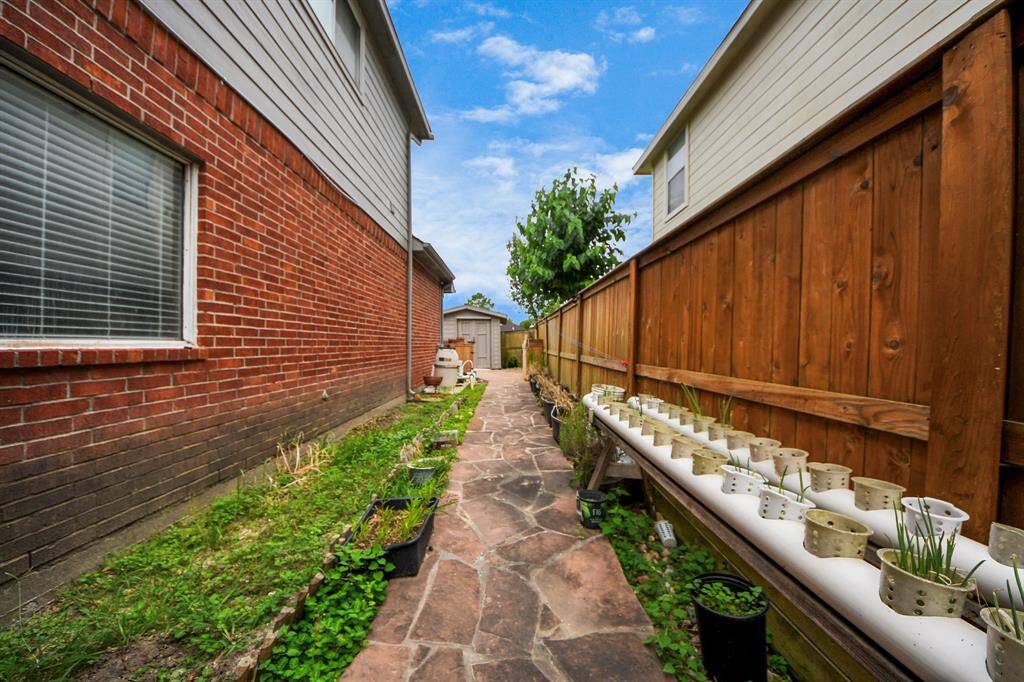 Nice walkway!