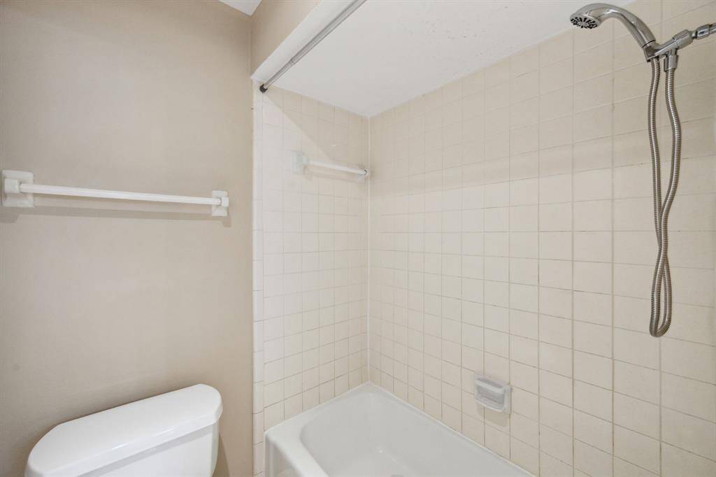 2nd bath tub/shower
