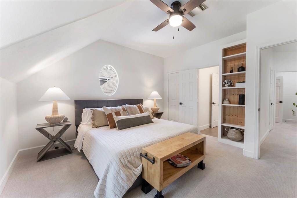 Bedroom with en-suite bath