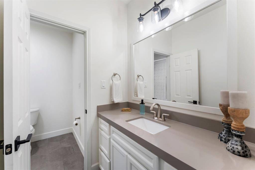 En-suite bath