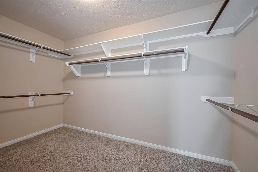 Plenty of hanging area to organize your clothing
