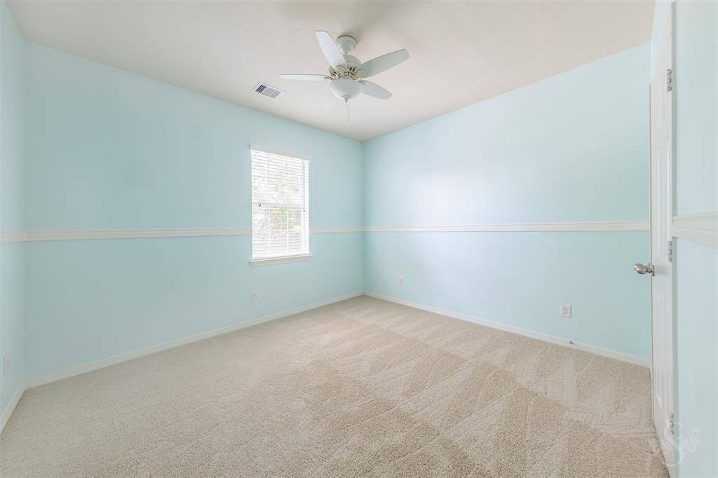 Large windows in each room allow natural light to flood in, brightening the space and offering pleasant views of the surrounding area. Well-placed lighting fixtures add to the rooms' versatility, ensuring a well-lit environment for both study and relaxation.