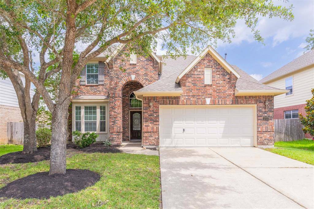 Families will value the top-tier education provided by Katy ISD, with this property zoned to Keiko Davidson Elementary, Tays Junior High, and Tompkins High School, all recognized for their exceptional academic programs.