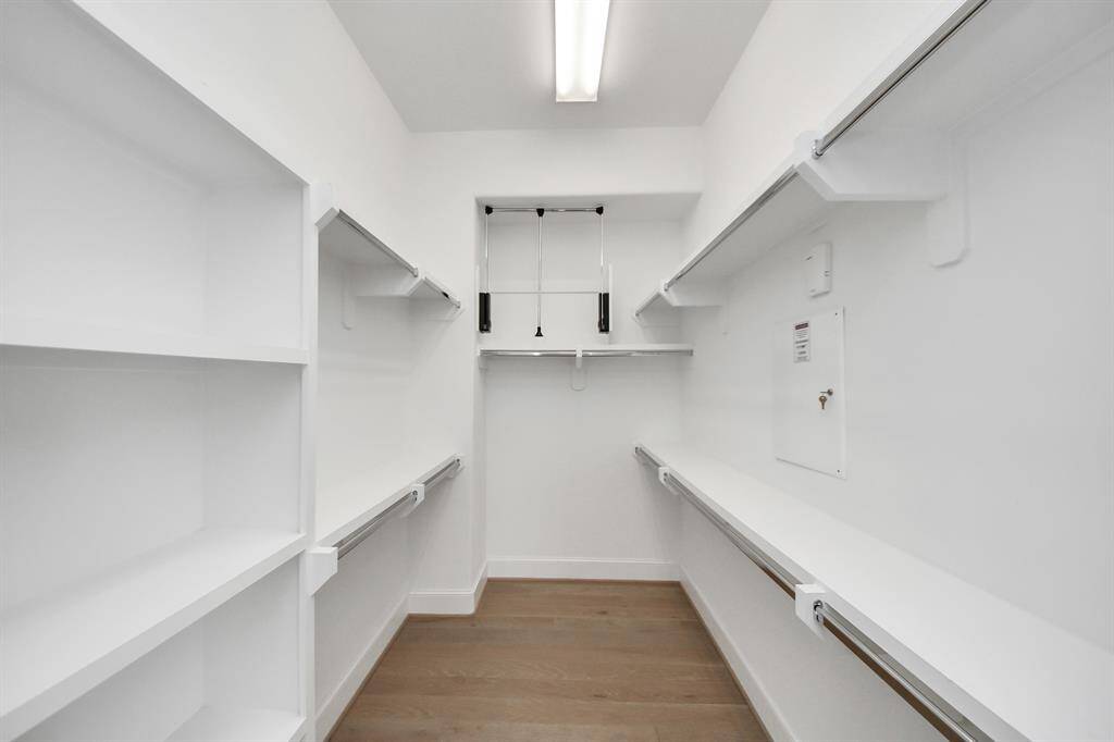 Walk-in closet