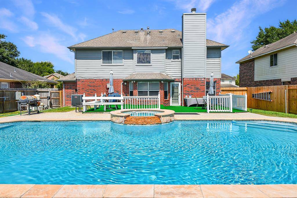 Huge Pool