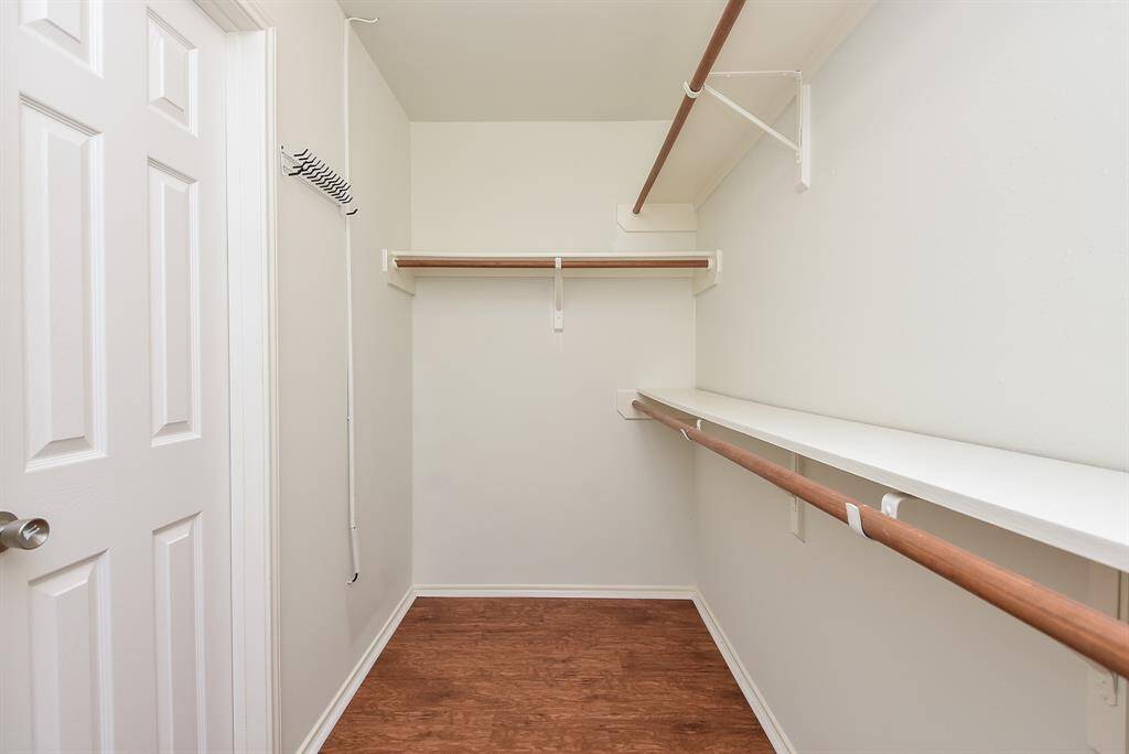walkin closet