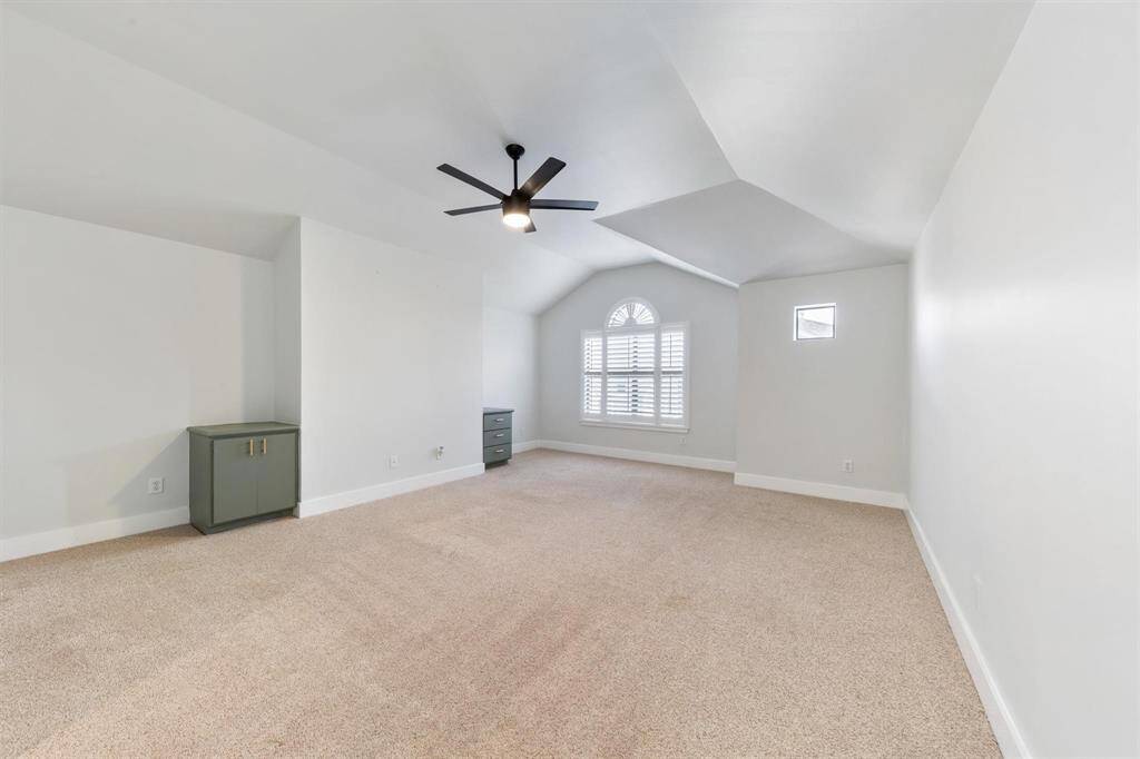 Note the high ceilings and abundant natural light, creating an open and airy atmosphere