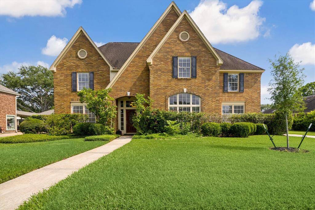 Welcome to 42 Stalybridge – A Former Perry Homes Model! Step into spacious elegance in this beautifully designed 4-bedroom, 3.5-bath home, with a generous 3-car garage. This property offers exceptional storage and functionality throughout.