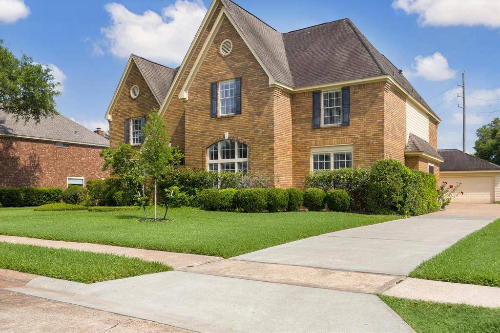Even the driveway reflects the home's attention to detail—the approach has been professionally replaced for a smooth, seamless entry. From the inviting curb appeal to the well-appointed interior, this home is move-in ready!