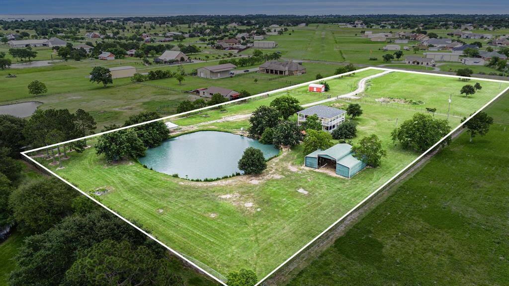 Perimeter lines drawn are only an approximation of the boundaries of this property.