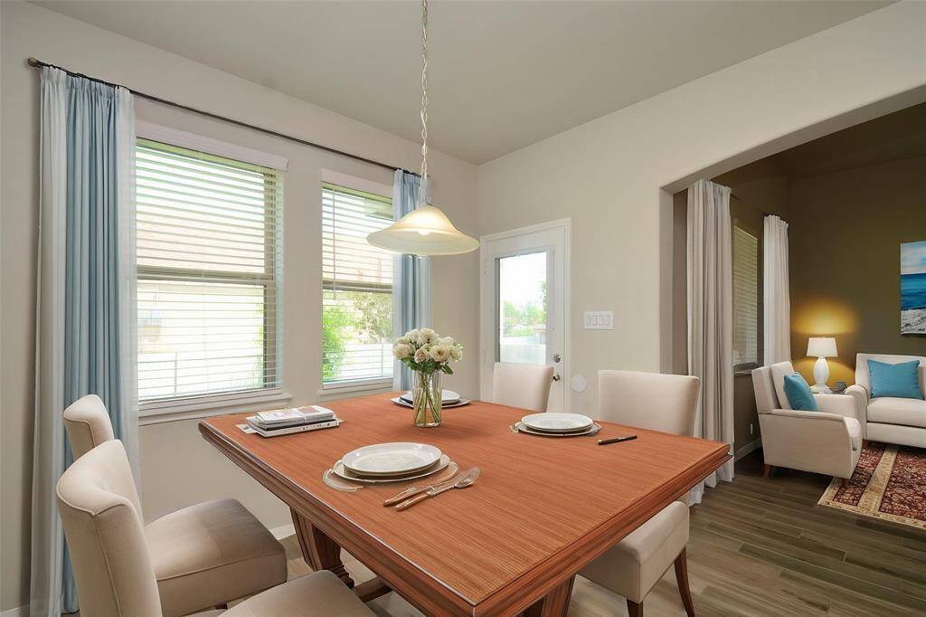 Breakfast area * virtually staged