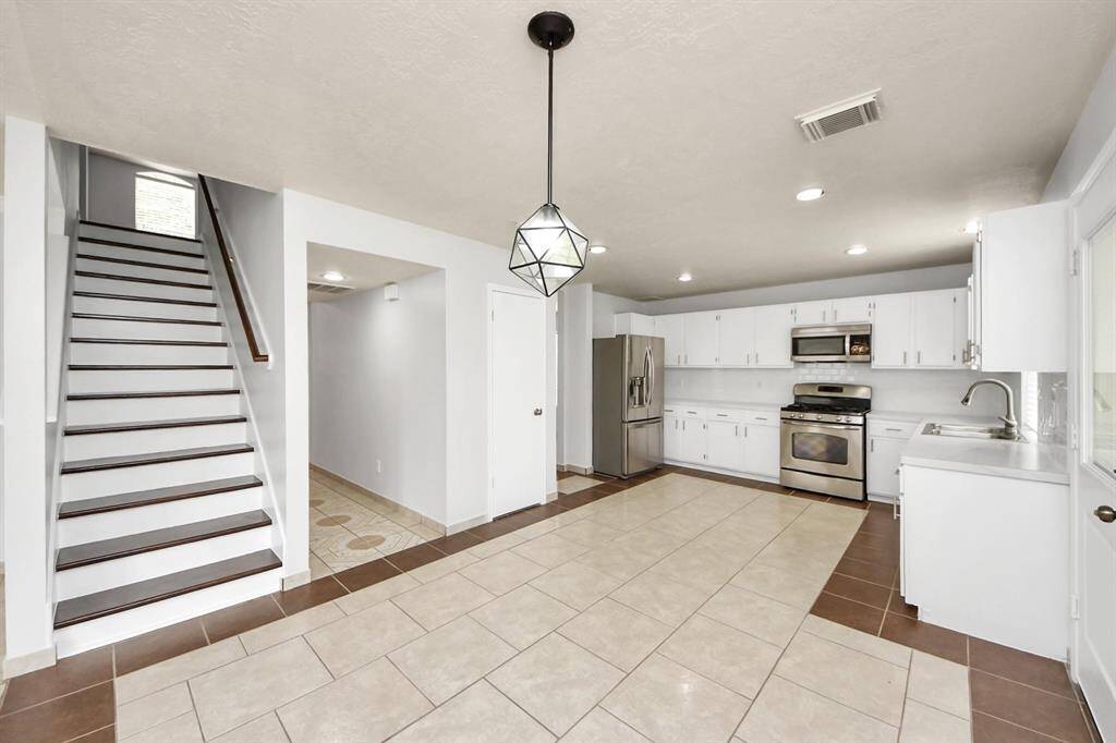 Breakfast area/Kitchen