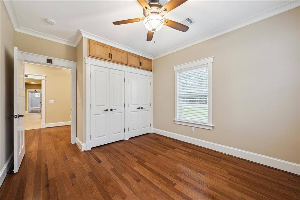 CUSTOM CLOSETS PROVIDE EXCEPTIONAL ORGANIZATION