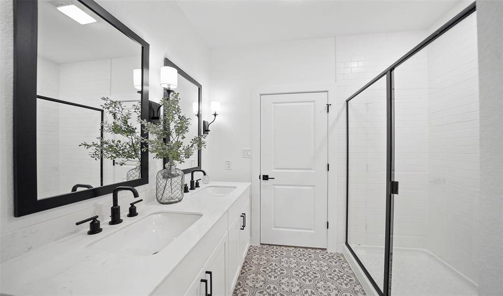 Relaxing primary bath (*Photo not of actual home and used for illustration purposes only.)