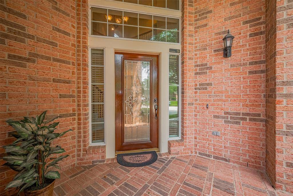 Big Porch welcomes you to this gorgeous house