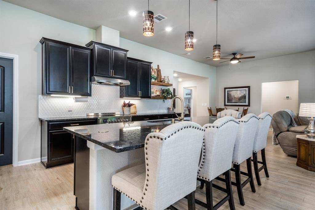 454 Cape Conroe Montgomery, TX 77356
