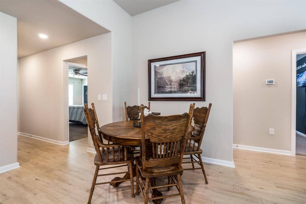 Breakfast room or just have a seat at the Island