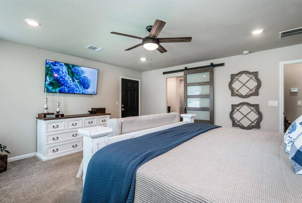 454 Cape Conroe Montgomery, TX 77356