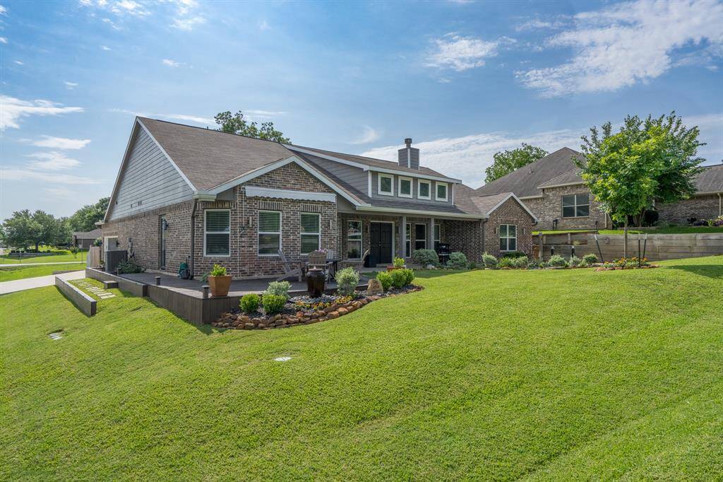 The Corner Lot provides ample space and great views of the lake