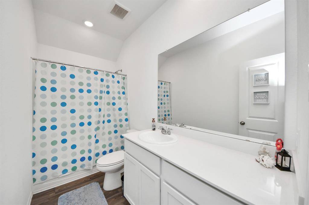 Bathroom with tub/shower combo