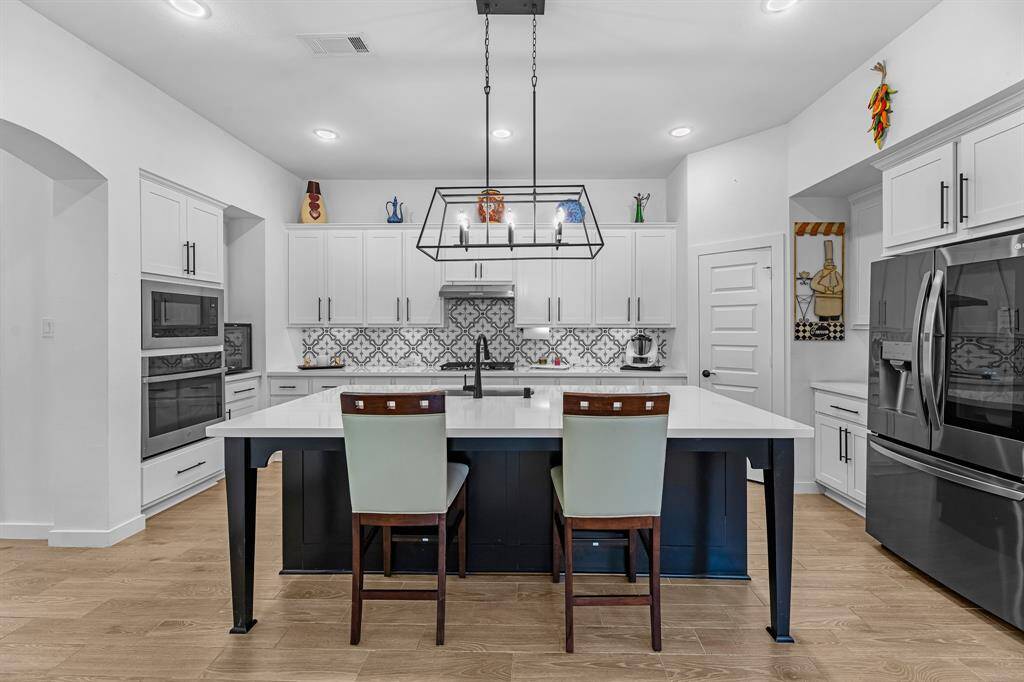 Breakfast bar.