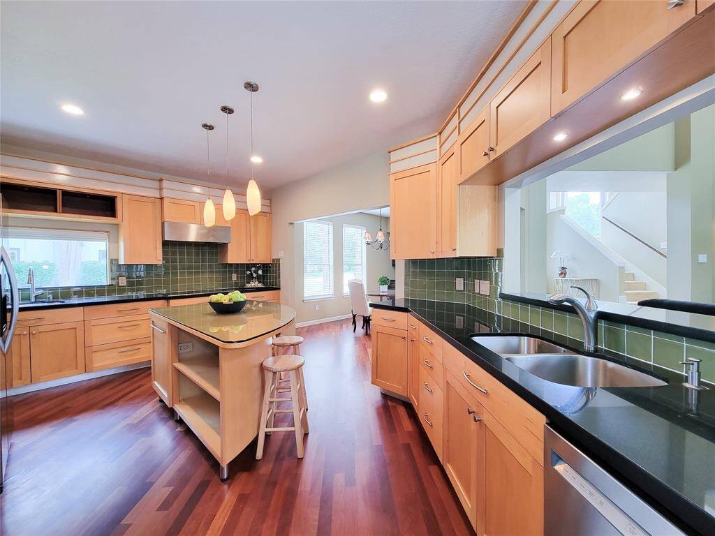 Another view of this FABULOUS kitchen! Cooktop installed in 2025.