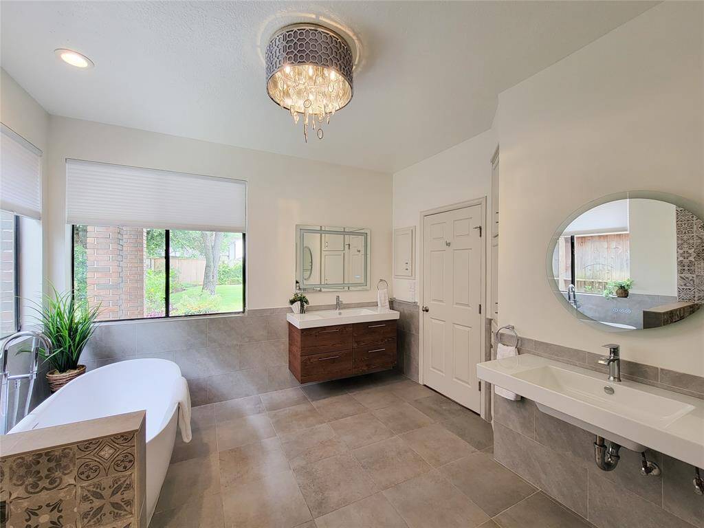 Another view of this extraordinary primary bathroom.