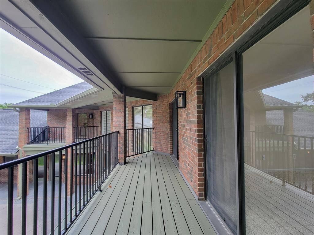 The second and third secondary bedrooms share a balcony. Enjoy fresh air and shared views!