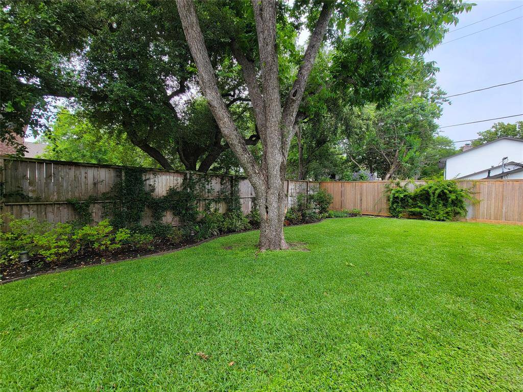 Another view of this extensive back yard.
