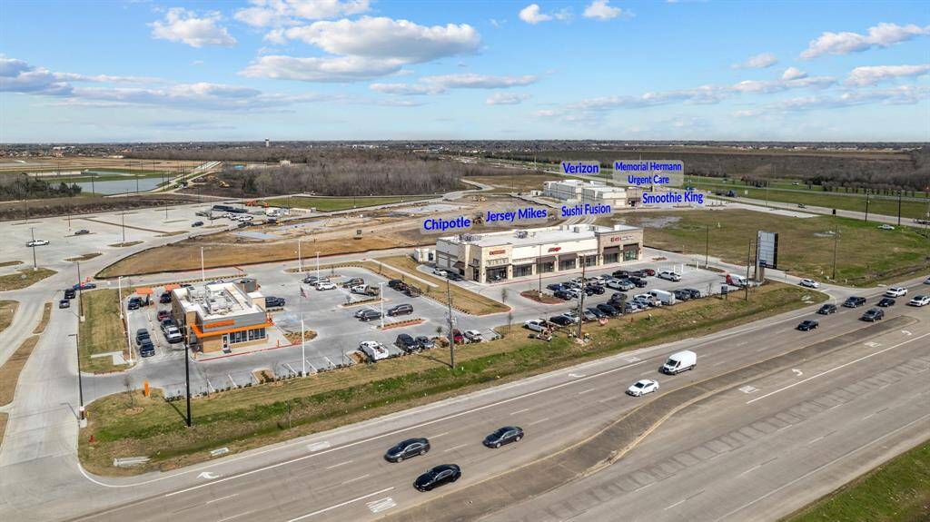 Living in Meridiana offers an unparalleled experience, with the convenience of the booming Manvel Town Center, a wealth of amenities, and easy access to 288, making it a place to truly call home.