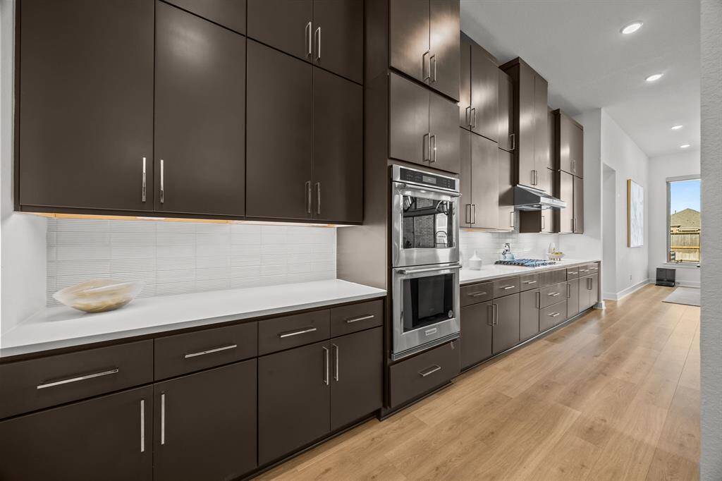 The storage and prep space seems endless and you'll love the convince of a double oven.