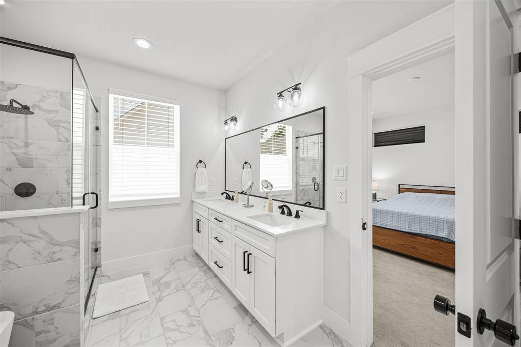 Secondary view of the primary bathroom