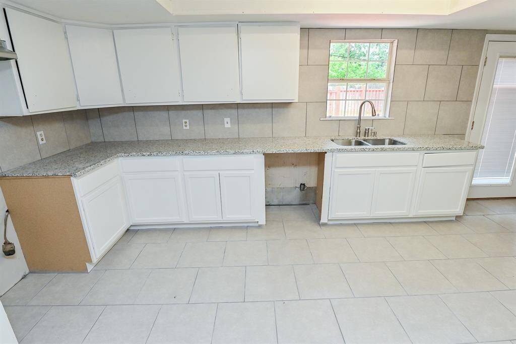 Appliances installed after photos were taken.