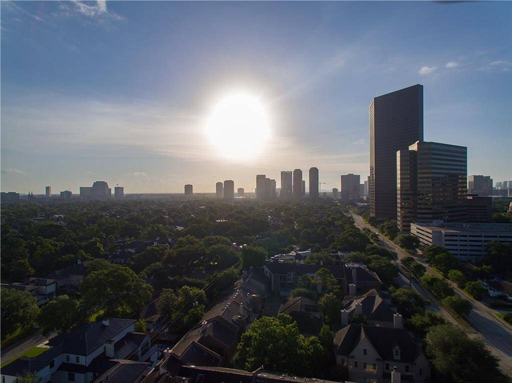Wake up to breathtaking skyline views.